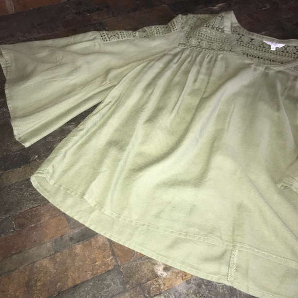 👑CROWN & IVY - Picture 3 of 8